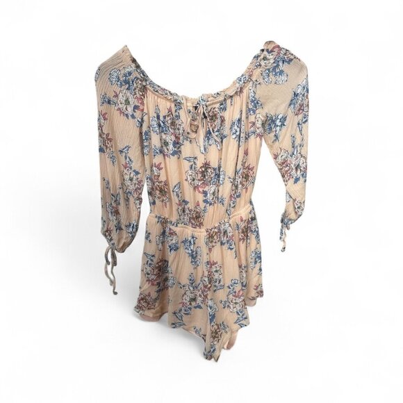 One Heart Clothing Women's Small Peach Floral Romper 3/4 Sleeve Lined - Picture 2 of 5